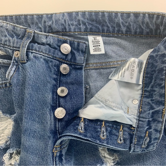 H&M &Denim Women’s Distressed Denim Button Fly Jeans Light Blue Wash Size 4 - Picture 5 of 16